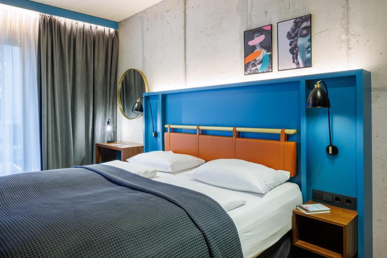 Downtown Mitte-wedding 4*