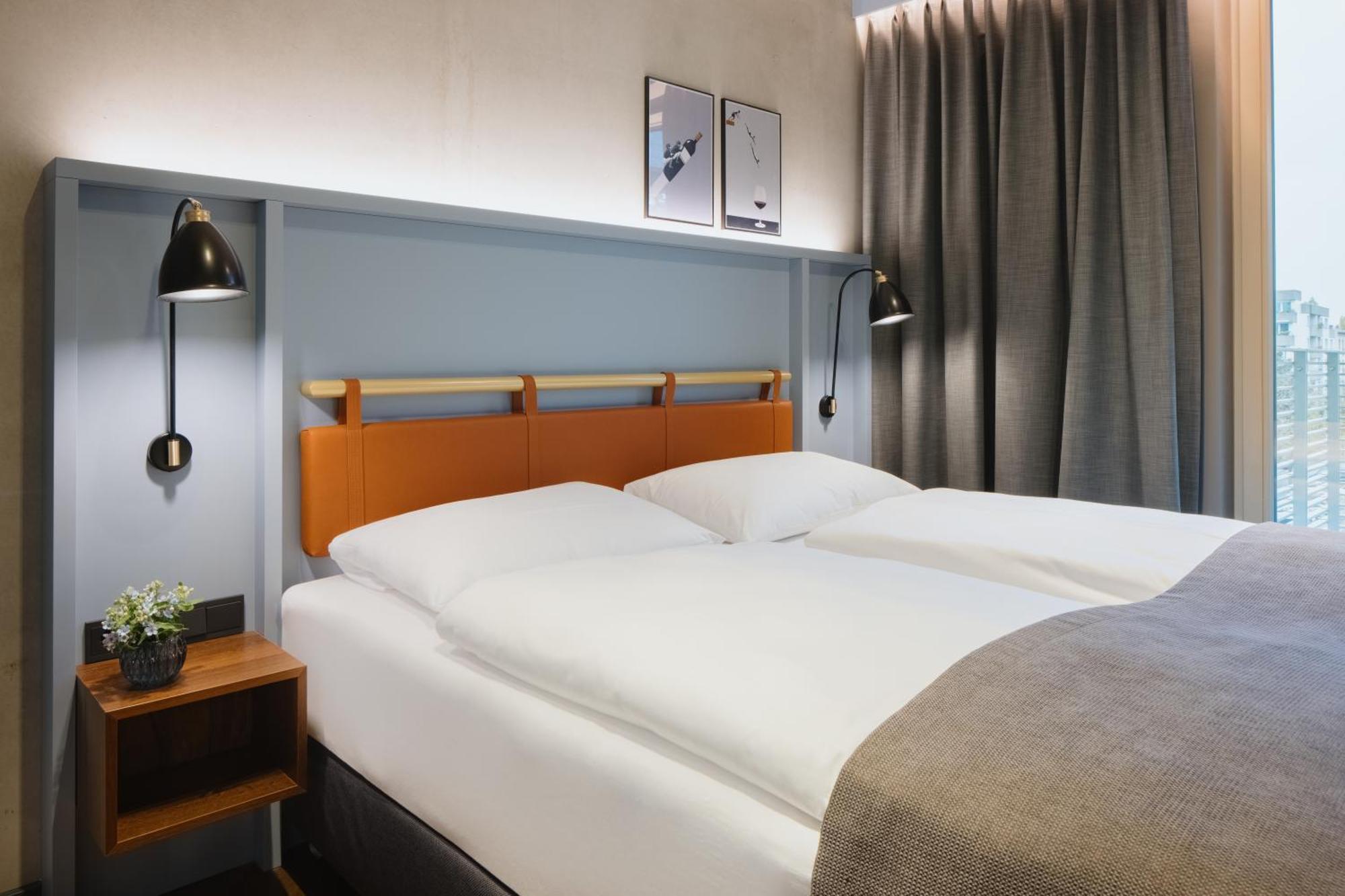 Aparthotel Downtown Mitte-wedding 4*
