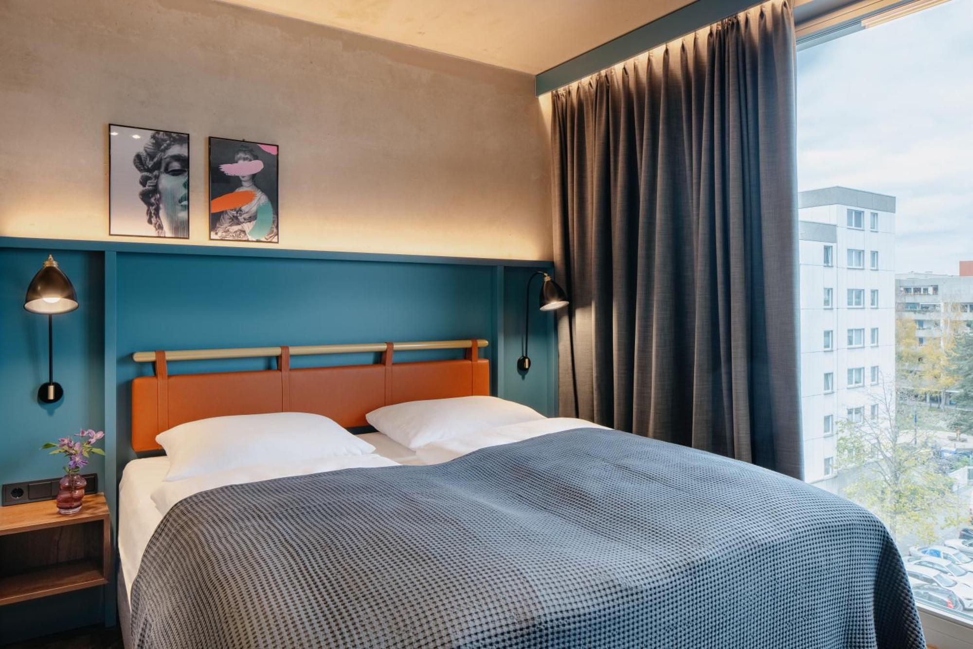 Downtown Mitte-wedding 4*